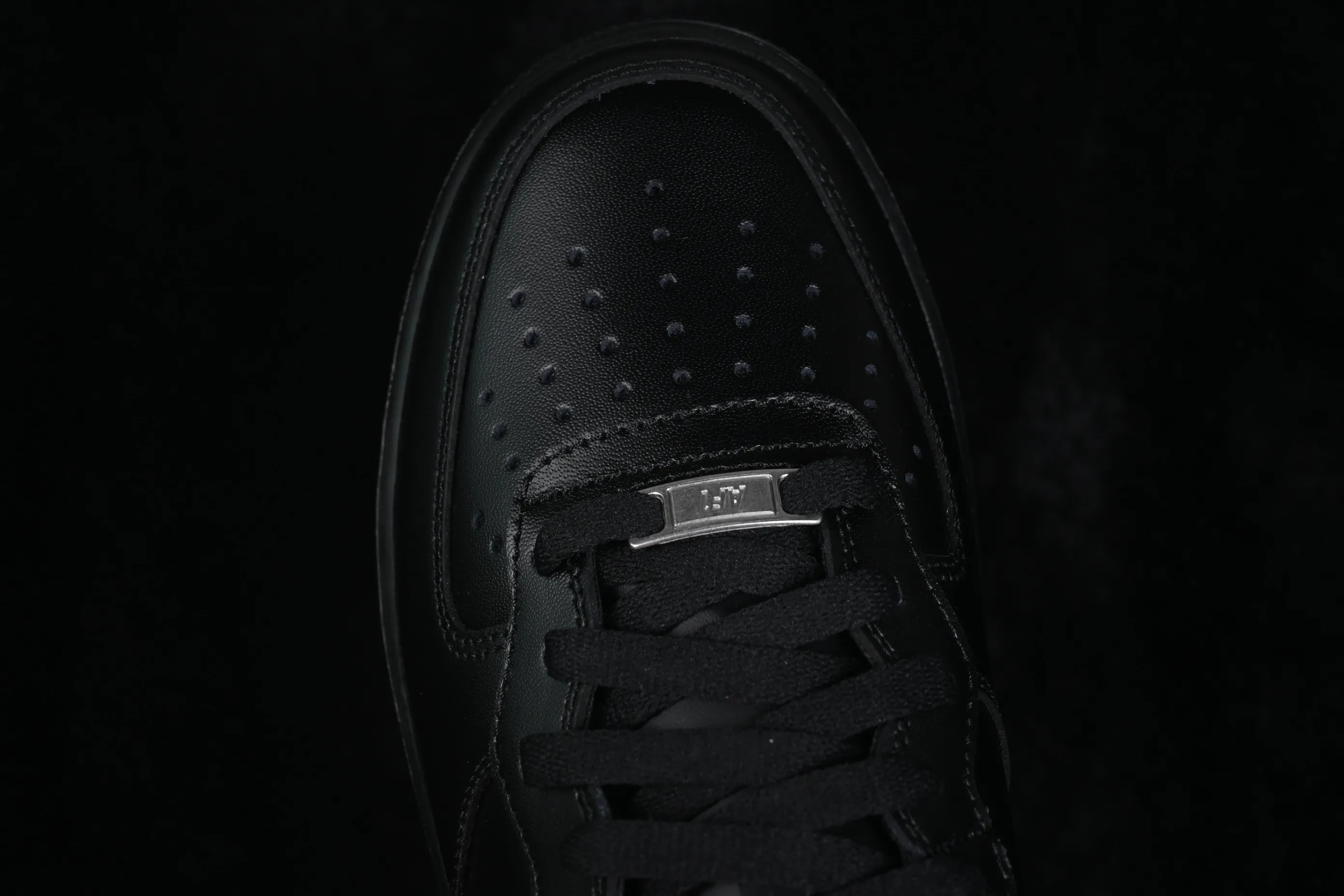 All categories Nk Air Force 1 Air Force series Nk Air Force 1 Mid Air Force mid-top Nike Air Force 1'07 Mid Air Force One China all-black casual sneakers CW2289-001